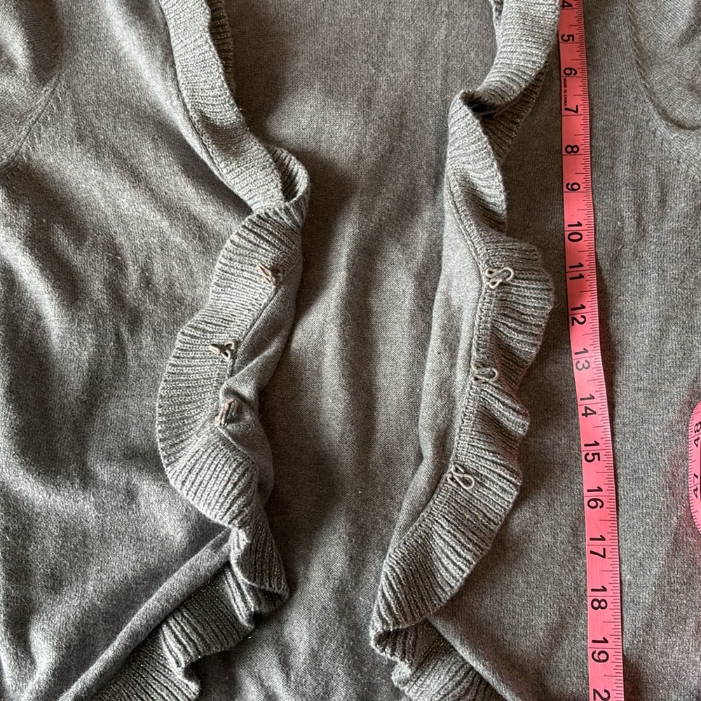 WHBM sz M gray ruffle collar trim hook front cardigan B718 - Picture 10 of 10